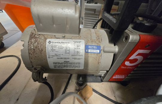 משאבת-ואקום-כימיה-1